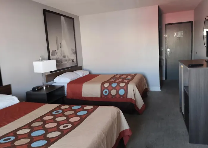 Super 8 By Wyndham Hotel *