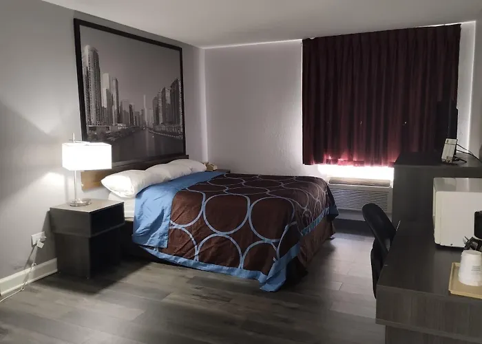 Super 8 By Wyndham Hotel *
